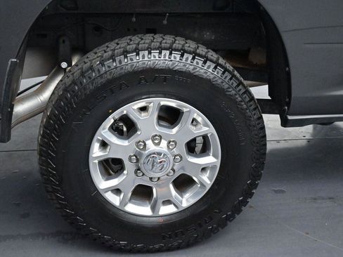 Used 2024 RAM 2500 Laramie AWD/4WD image 33