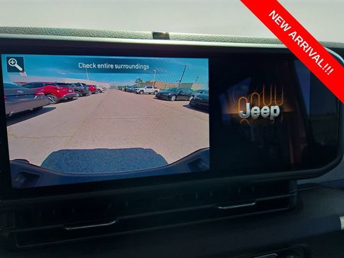Used 2025 Jeep Gladiator Sport AWD/4WD image 21
