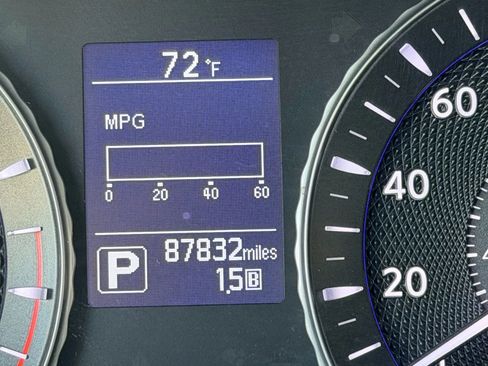 Used 2015 INFINITI Q70 3.7 image 10