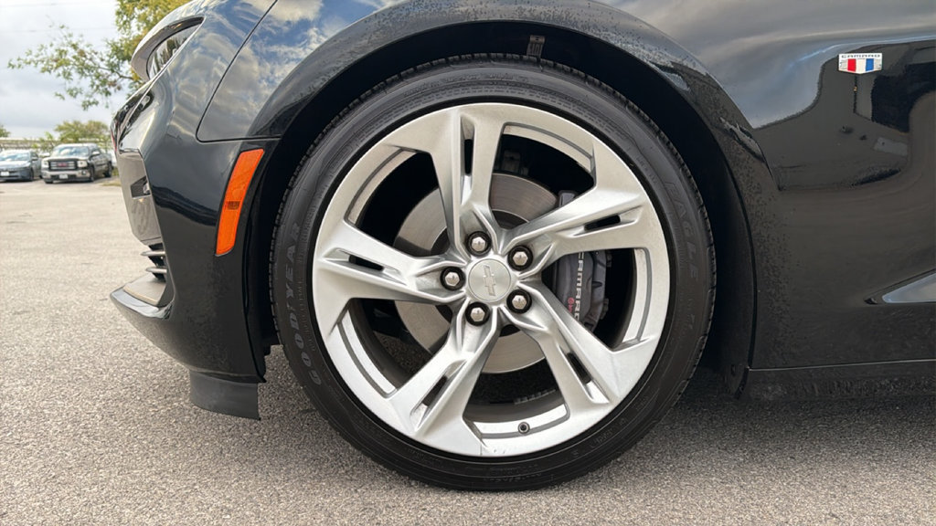 Used 2023 Chevrolet Camaro SS RWD image 16