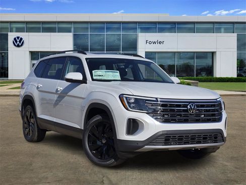 New 2026 Volkswagen Atlas SE image 1