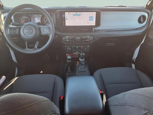 Used 2024 Jeep Gladiator Sport image 10