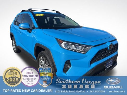 Used 2021 Toyota RAV4 XLE Premium image 1