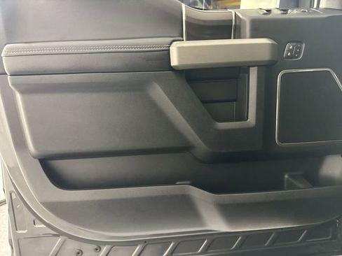 Used 2019 Ford F150 Raptor w/ Equipment Group 802A Luxury image 21