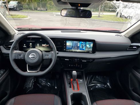 New 2026 Nissan Kicks SR image 10