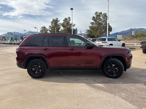 New 2026 Jeep Grand Cherokee Altitude AWD/4WD image 4