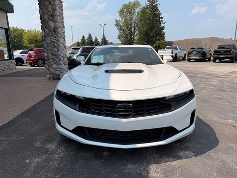 Used 2021 Chevrolet Camaro LT w/ Technology Package image 2