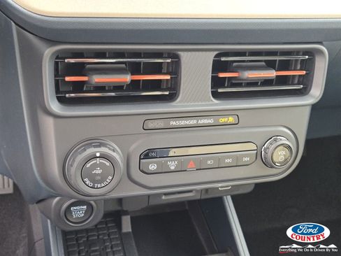 New 2025 Ford Maverick Lariat image 14