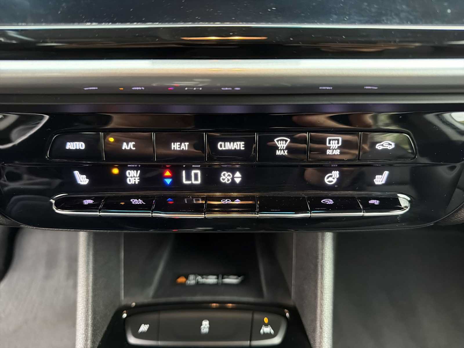 Used 2023 Chevrolet Bolt LT w/ Infotainment Package FWD image 19