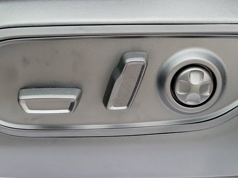 New 2025 Jeep Grand Cherokee Laredo X w/ Luxury Tech Group I image 22