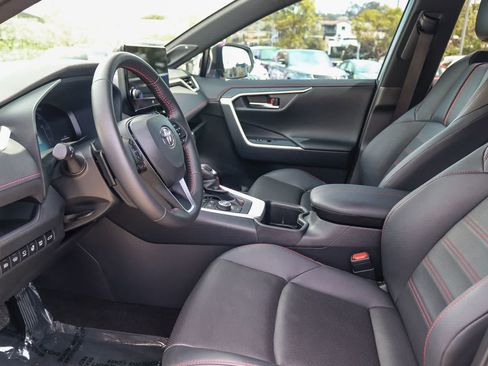 Used 2025 Toyota RAV4 XSE w/ Premium Package AWD/4WD image 18