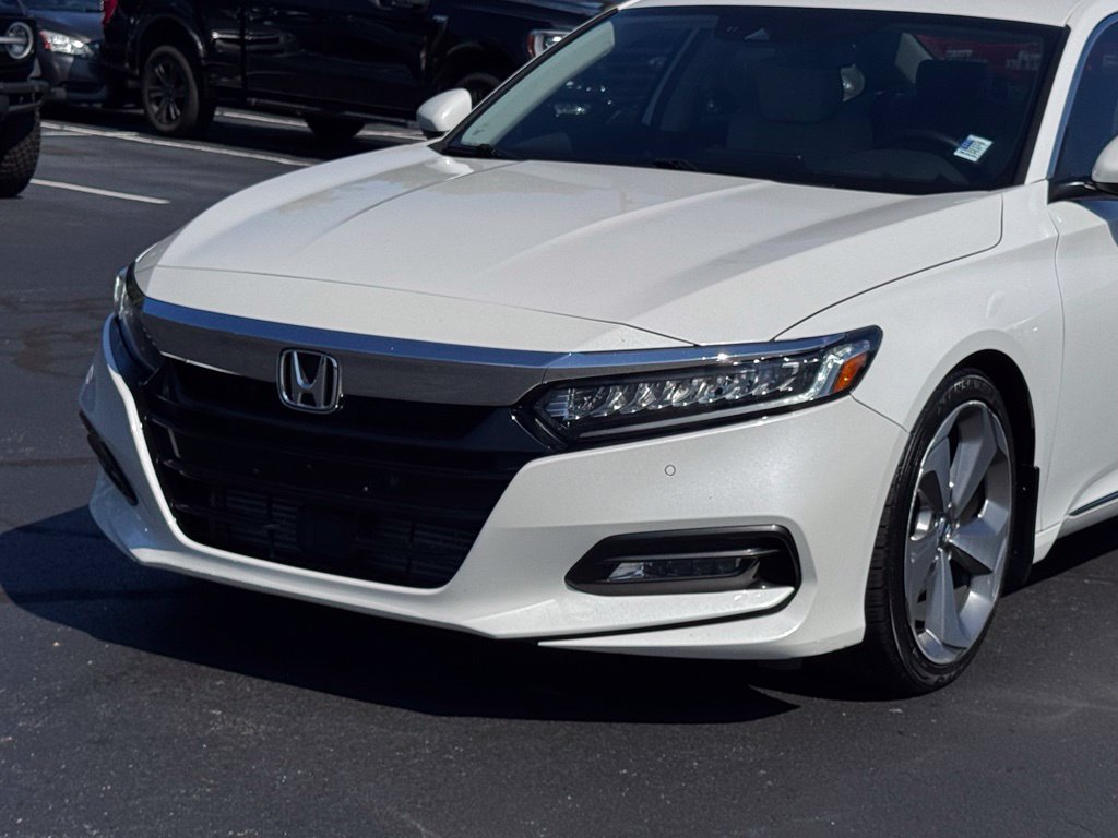 Used 2018 Honda Accord Touring image 32