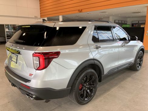Used 2023 Ford Explorer ST w/ Equipment Group 401A image 5