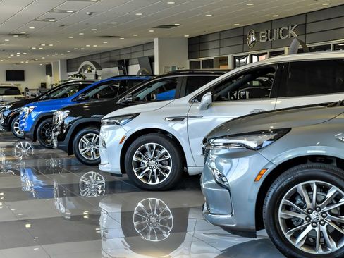 Used 2024 BMW X5 xDrive40i w/ M Sport Package image 34