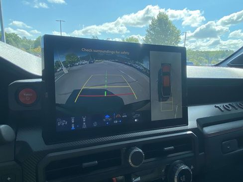 Used 2024 Toyota Tacoma TRD Pro AWD/4WD image 28