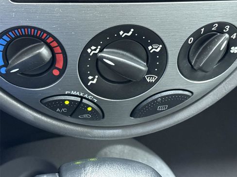 Used 2003 Ford Focus ZTW FWD image 24