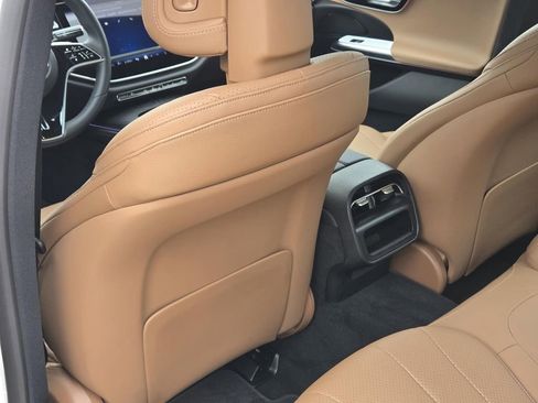 Used 2025 Mercedes-Benz E 350 Sedan image 22