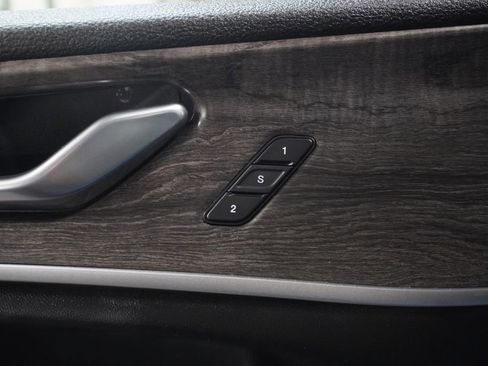 Used 2024 Jeep Grand Cherokee Limited w/ Luxury Tech Group II image 31