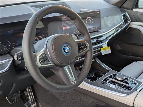 New 2026 BMW X5 xDrive50e w/ M Sport Package image 3
