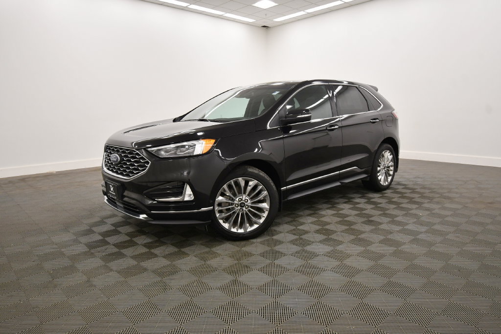 Used 2021 Ford Edge Titanium w/ Equipment Group 301A AWD/4WD image 2
