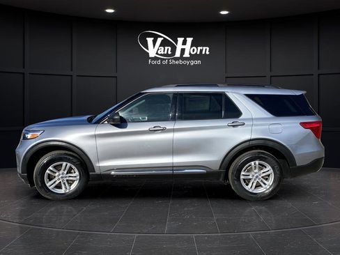 Used 2022 Ford Explorer XLT w/ Equipment Group 202A image 14