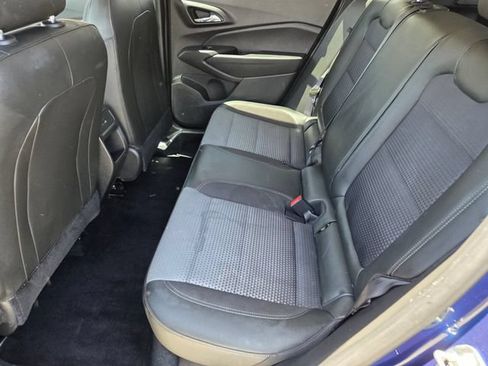 Certified 2024 Chevrolet Trax LT w/ Sunroof Package FWD image 11
