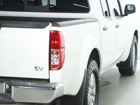 Certified 2021 Nissan Frontier SV RWD image 43