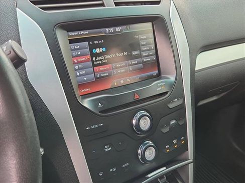 Used 2014 Ford Explorer XLT w/ Equipment Group 202A image 11