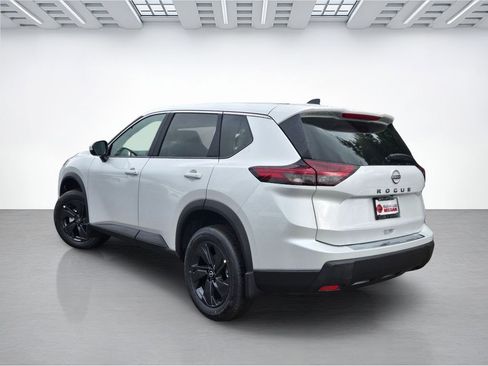 New 2026 Nissan Rogue SV FWD image 6