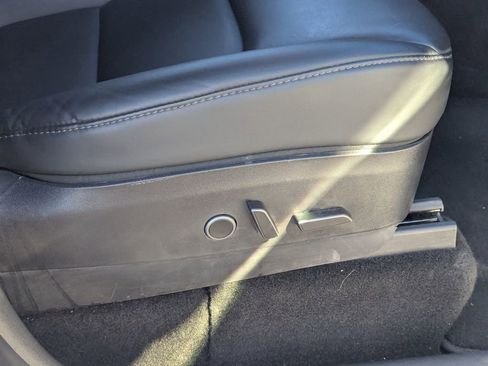 Used 2021 Tesla Model Y Long Range image 33