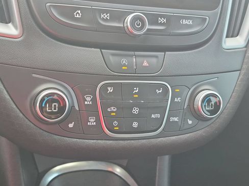 Used 2025 Chevrolet Malibu LT FWD image 18