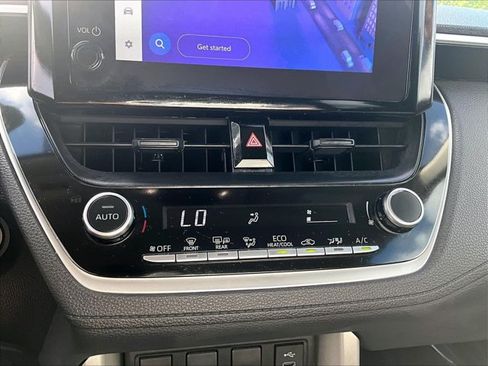 Used 2025 Toyota Corolla Cross LE FWD image 23