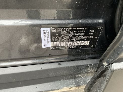Used 2021 Toyota RAV4 LE FWD image 27