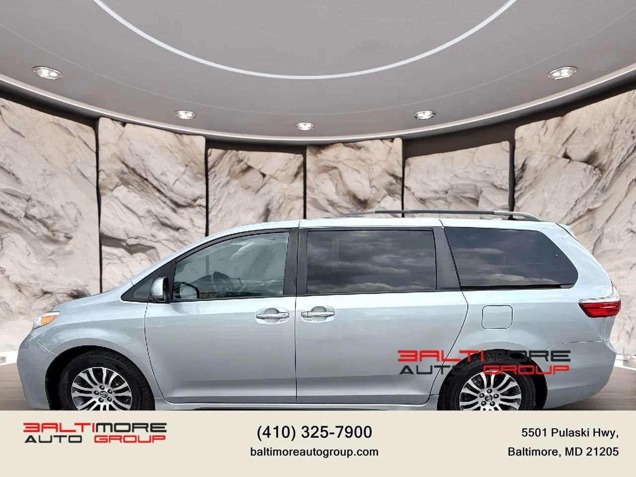 Used 2019 Toyota Sienna XLE Premium FWD image 7