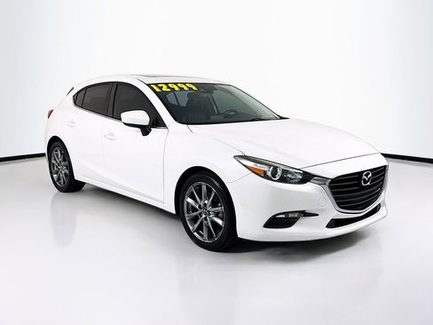 Used 2018 MAZDA MAZDA3 Touring image 3