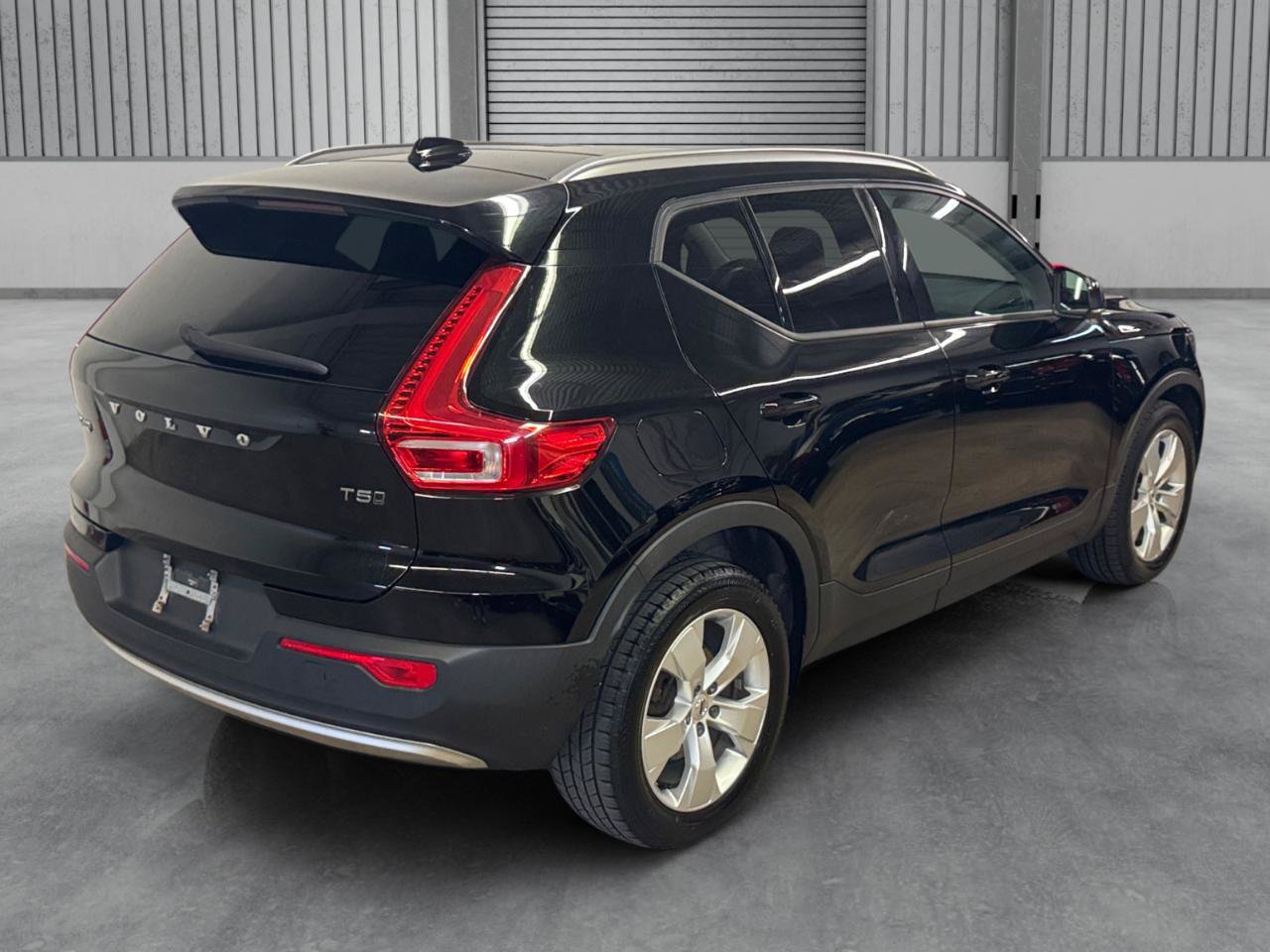 Used 2019 Volvo XC40 T5 Momentum AWD/4WD image 34