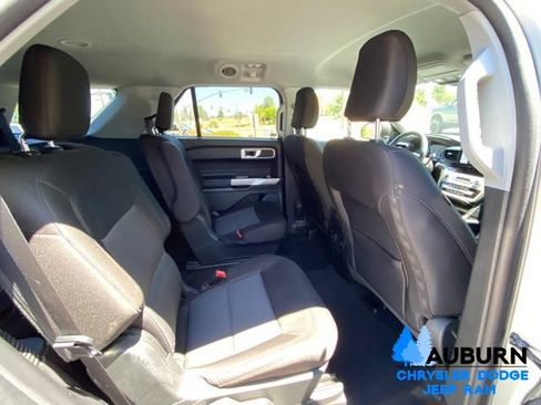 Used 2022 Ford Explorer XLT AWD/4WD image 18