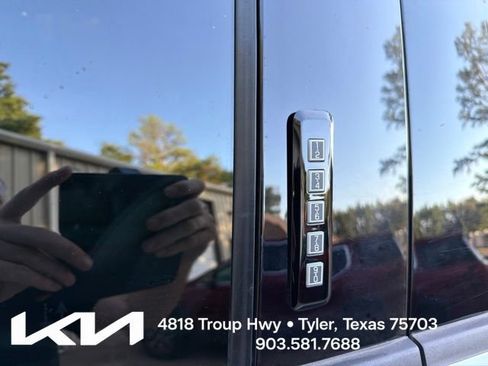 Used 2023 Ford F250 Lariat w/ FX4 Off-Road Package AWD/4WD image 8