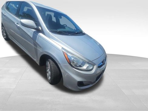 Used 2014 Hyundai Accent GS FWD image 11