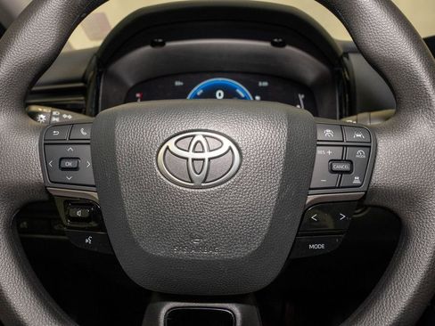 Certified 2025 Toyota Camry LE image 17
