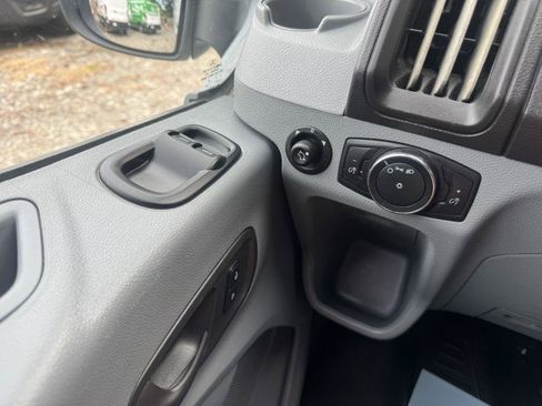 Used 2018 Ford Transit 250 148 High Roof Extended RWD image 9