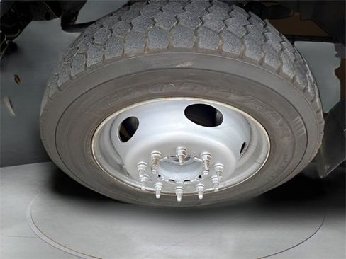 Used 2015 Ford F550 4x4 Regular Cab Super Duty image 9