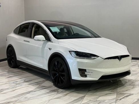 Used 2017 Tesla Model X 75D AWD/4WD image 4