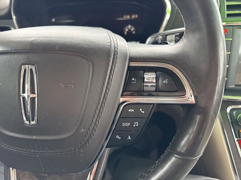 Used 2017 Lincoln Continental Select w/ Climate Package image 23