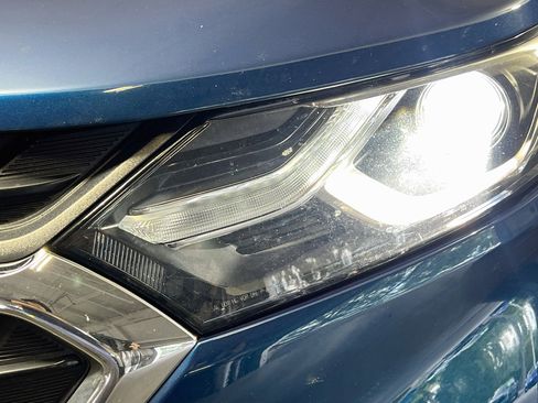 Used 2020 Chevrolet Equinox LT FWD image 12