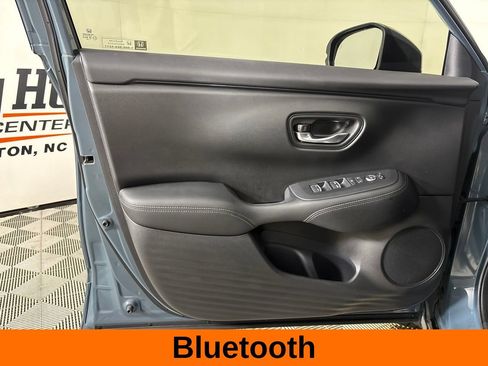 Used 2025 Honda HR-V EX-L image 10