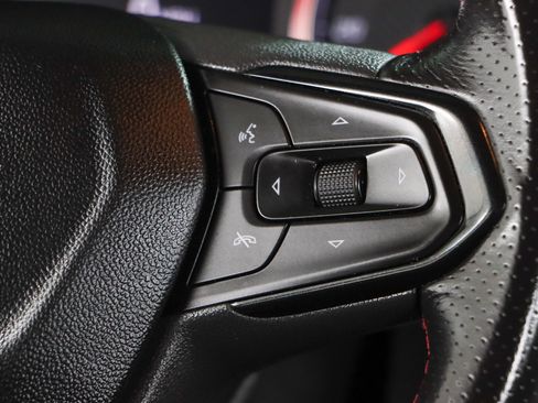Used 2021 Chevrolet TrailBlazer RS w/ Technology Package FWD image 14