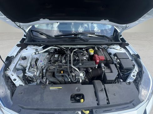 Used 2024 Nissan Sentra SR w/ SR Premium Package image 18