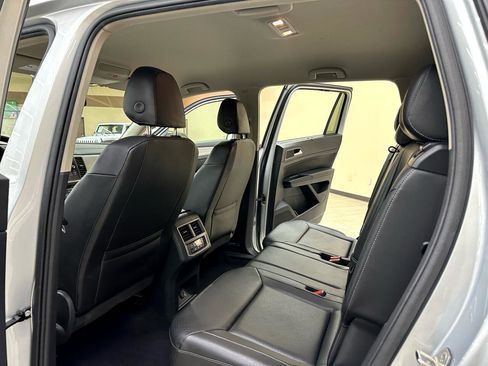 Used 2019 Volkswagen Atlas SE image 34