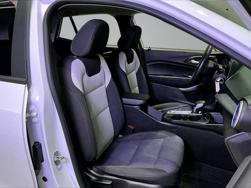 Used 2024 Chevrolet Trax LS w/ LS Convenience Package FWD image 27